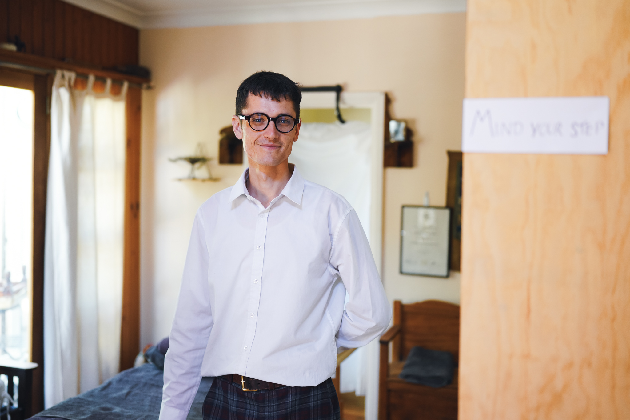 Caspian Helm practicing acupuncture